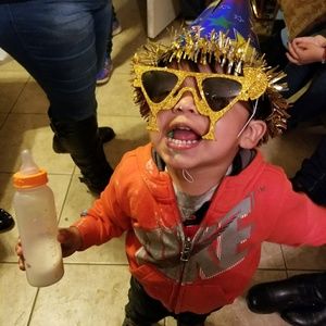 Meet your Posher, Keny